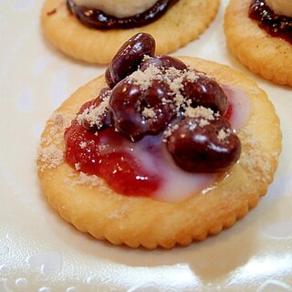 苺ジャムと麦チョコと黒糖のリッツ